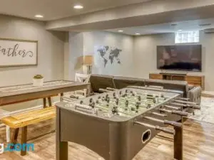 Modern Beach Bungalow, Firepit, Foosball, Hot Tub, in Dunes Natl Park