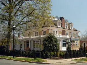 Inn at 202 Dover