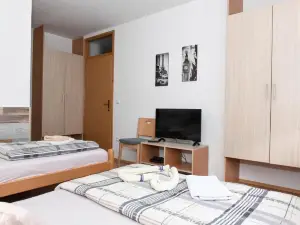 Sobe sa Kupatilom Jajce