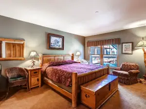Jackpine & Black Bear Condos