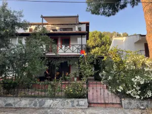 Chic Villa with Terrace and Rooftop in Izmir