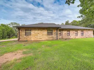 Lakefront Eufaula Vacation Rental w/ Private Dock
