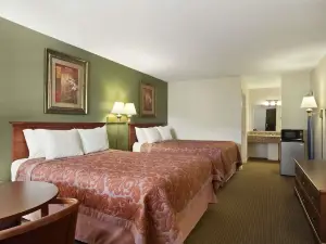 Super 8 by Wyndham Mifflinville Near Bloomsburg