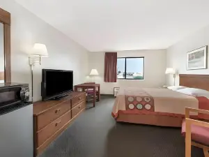 Super 8 by Wyndham Smithville/Kansas City