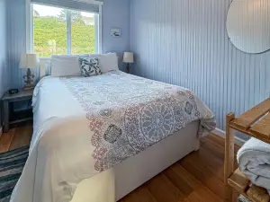 Dog-friendly cottage w/ beach access & ocean view from living room
