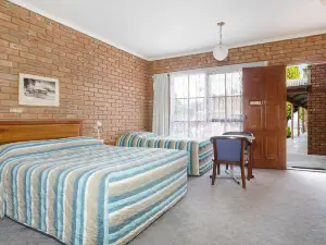Rodney Motor Inn