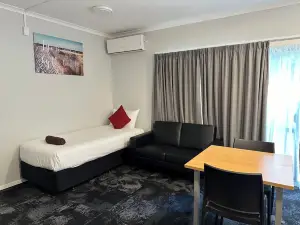 Lorne Apartments
