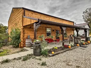 'The Bovard Lodge' Rustic Cabin Near Ohio River!