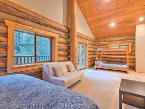 Riverfront Gold Bar Log Cabin Near Stevens Pass!