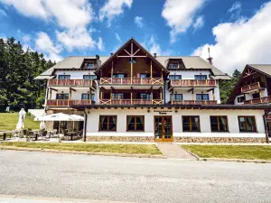 Pohorje Village Wellbeing Resort - Wellness & Spa Hotel Bolfenk