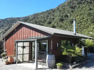 Koru Accommodation & Hot Tub