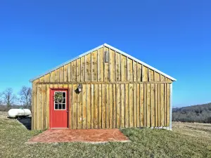 Secluded Everton Retreat w/ Ozark Mountain Views!
