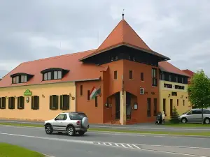Vadasz Panzio es Etterem