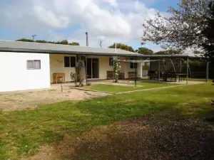 Wool Bay Retreat - quiet location!