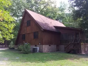 Private Cabin Nestled and Bordering the Otting Tract WMA On Lookout Mt.
