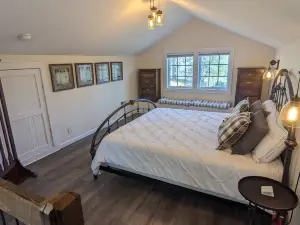 Maple Hill Collection | Cottage & Cozy Barn