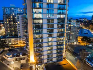 DoubleTree by Hilton Hotel & Suites Victoria