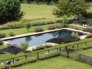 Hôtel Château les Merles