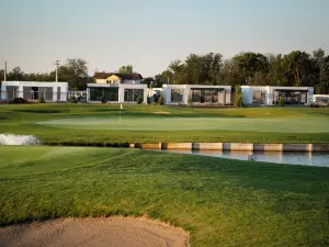 เนชันแนล กอล์ฟ แอนด์ คันทรี คลับ