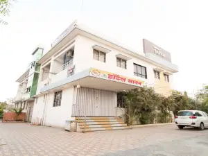 OYO Savan and Sapna Lodging