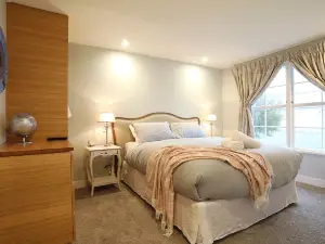 The Lodges at Transport World