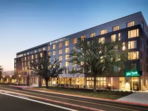 ダブルツリー バイ ヒルトン グリーリー アット リンカーン パーク