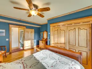 Jefferson Riverfront Retreat with Patio and Fire Pit!
