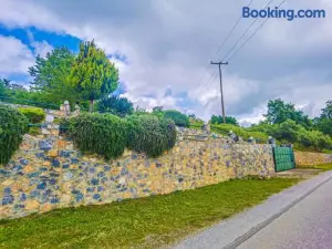 Villa Etheras - Nested Between Nature by Amazing View - 5 Mins from Edessa