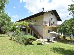 Modern Apartment in Knin with Garden