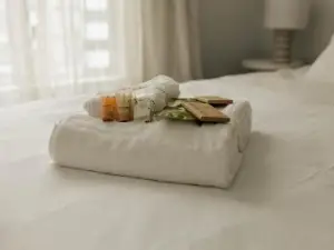 Vida Central - 2 Bed, 1.5 Bath w Parking, Gym & Pool