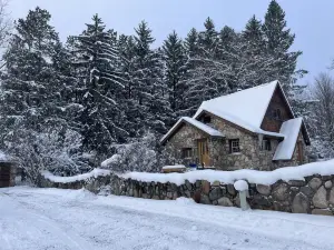 Cozy Countryside Stone House & Pub with 20 acres of outdoor fun!