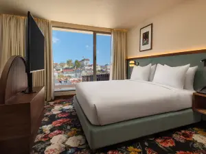 DUO Hotel Lisbon, Curio Collection by Hilton