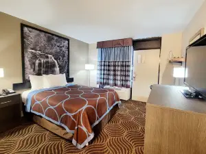 Super 8 by Wyndham Marion NC