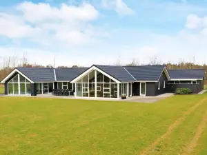 15 Person Holiday Home in Højslev