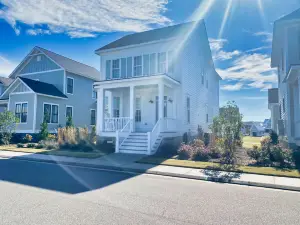 Open Floor Plan and Private Beach Access - Charming Oasis