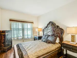 Beautiful, waterfront condo w/ an updated interior and a gas fireplace