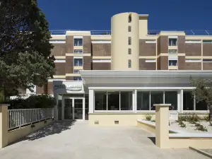 Logis Hôtel les Pins - Opéralia