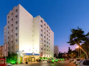 Prima Royale Hotel