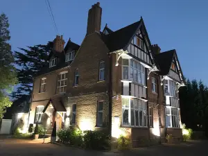 Gatwick Inn Hotel - for A Peaceful Overnight Stay