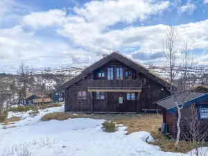 Amazing Home in Etnedal with Sauna, WiFi and 4 Bedrooms