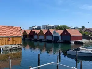 Apartment with Boat