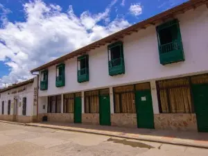 Hotel Cacique Chalala