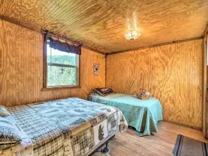 1/2 Mile to Turner Falls: 'Cedar Falls Cabin 5'