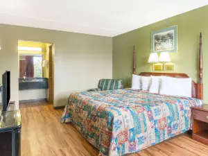Super 8 by Wyndham Kingsport /I-81