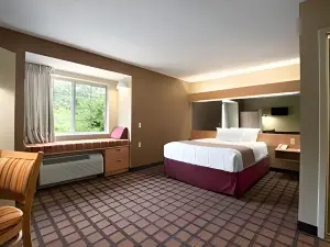 Microtel Inn & Suites by Wyndham Southern Pines / Pinehurst