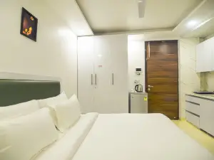 Studio serviced apartment with Gym & patio