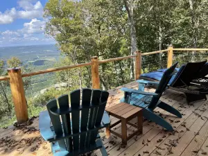 NEW Owl and Moon Romantic Cabin Majestic Views for Miles Fireplace and Hottub