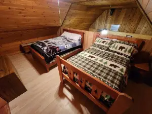 Cozy cabin in serene location minutes from Umatilla National Forest