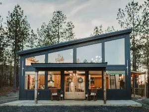 Mountain cabin,Creek access, Hot tub near Hochatown