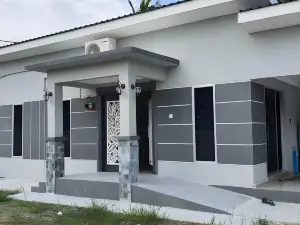 La Familia Homestay @ Bagan Datuk